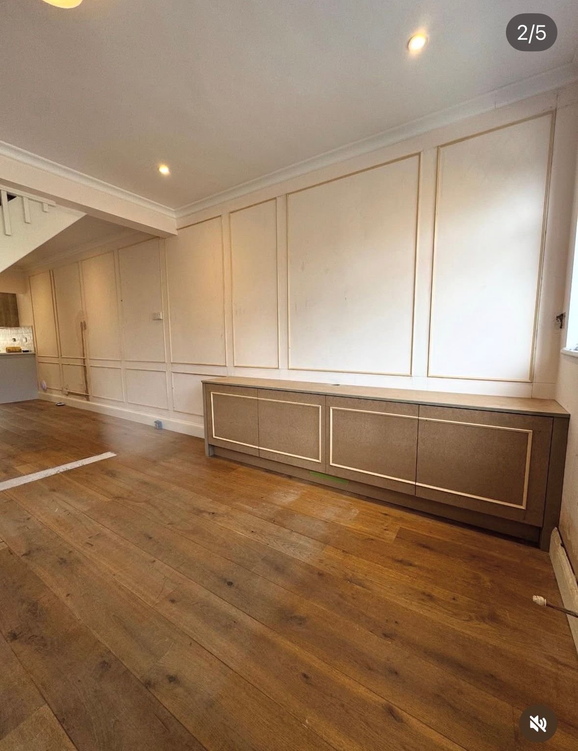 White shaker panelling with a built-in bench seat